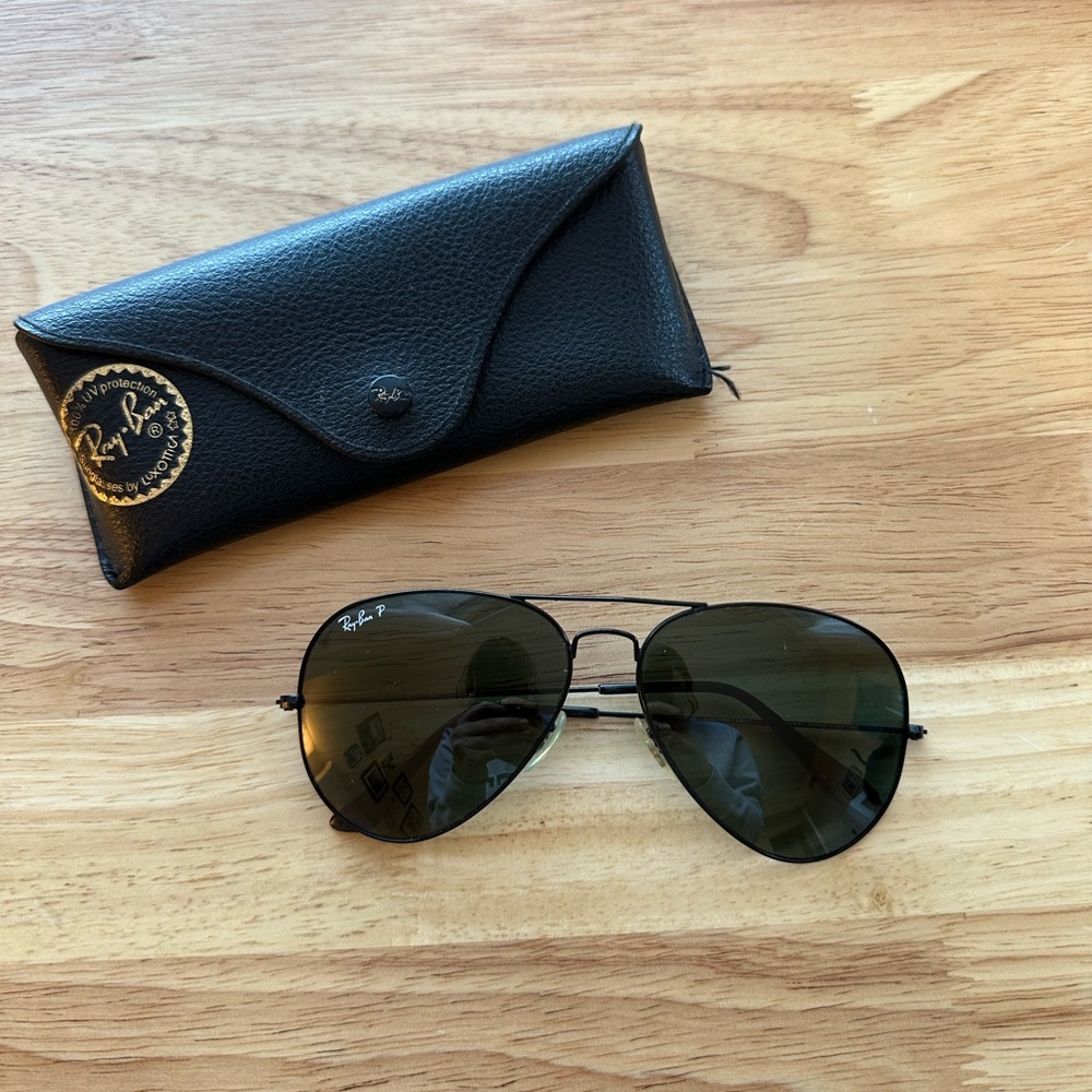 Ray-Ban Polarized Aviator Sunglasses (Large)